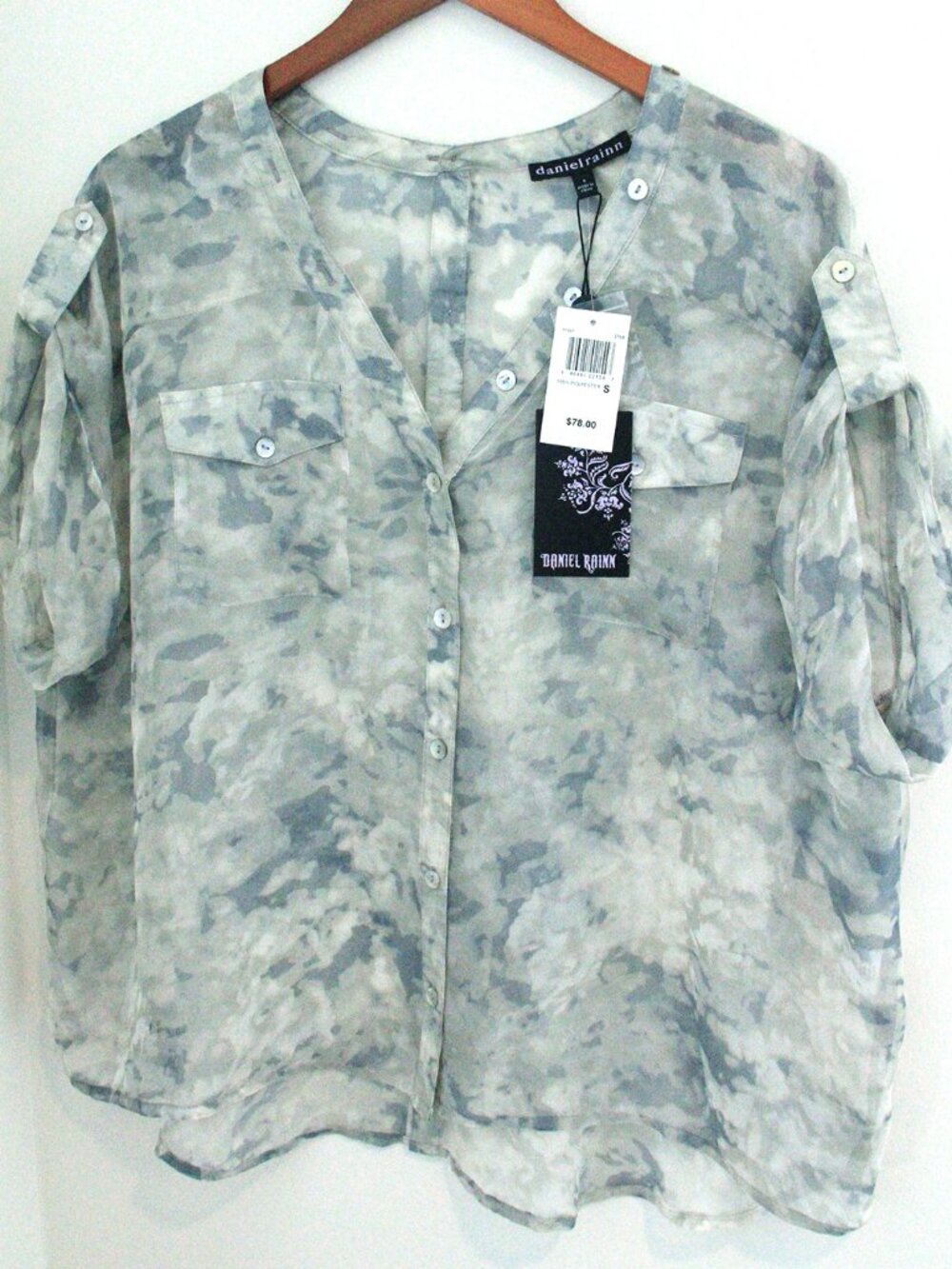Daniel Rainn blue top NWT